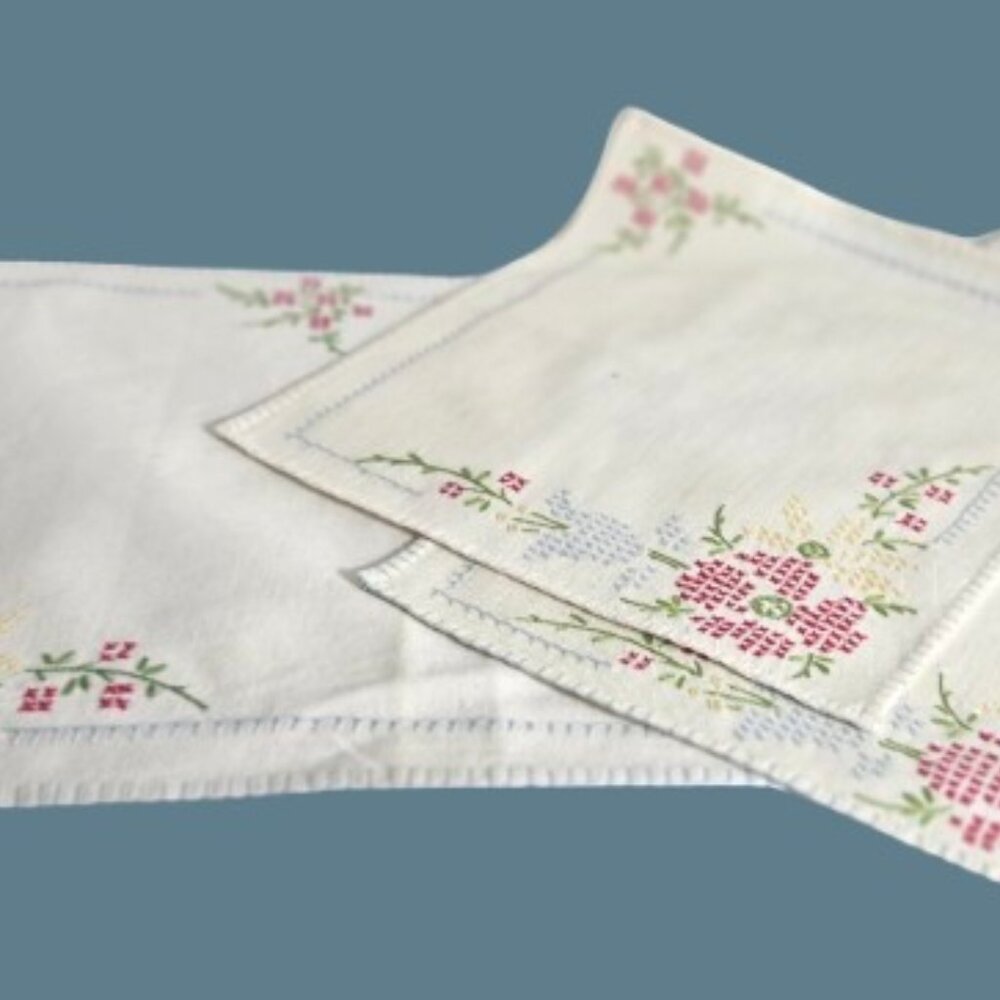 Linen Placemat & Napkins Handmade Floral Embroidery Cottagecore Decor